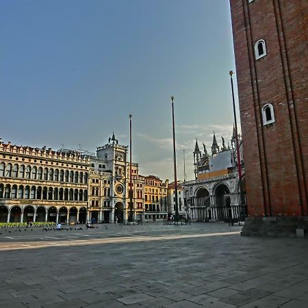 Classic Three Minutes From St Marc'S Square Apartment Venice Ngoại thất bức ảnh