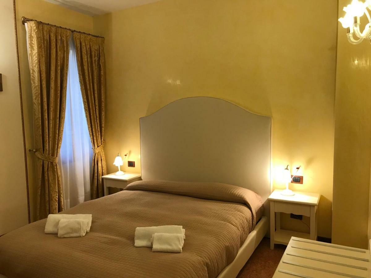 Classic Three Minutes From St Marc'S Square Apartment Venice Ngoại thất bức ảnh