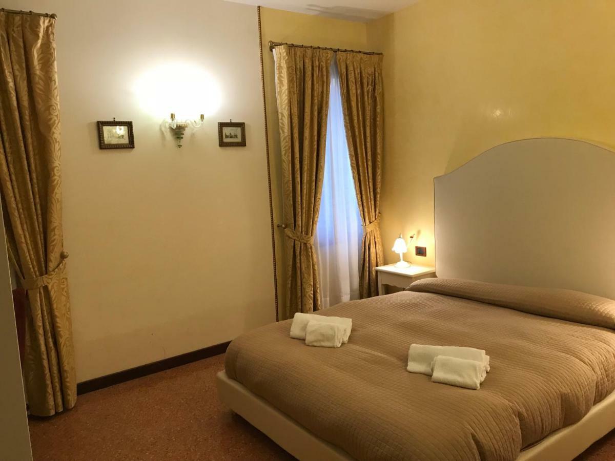 Classic Three Minutes From St Marc'S Square Apartment Venice Ngoại thất bức ảnh