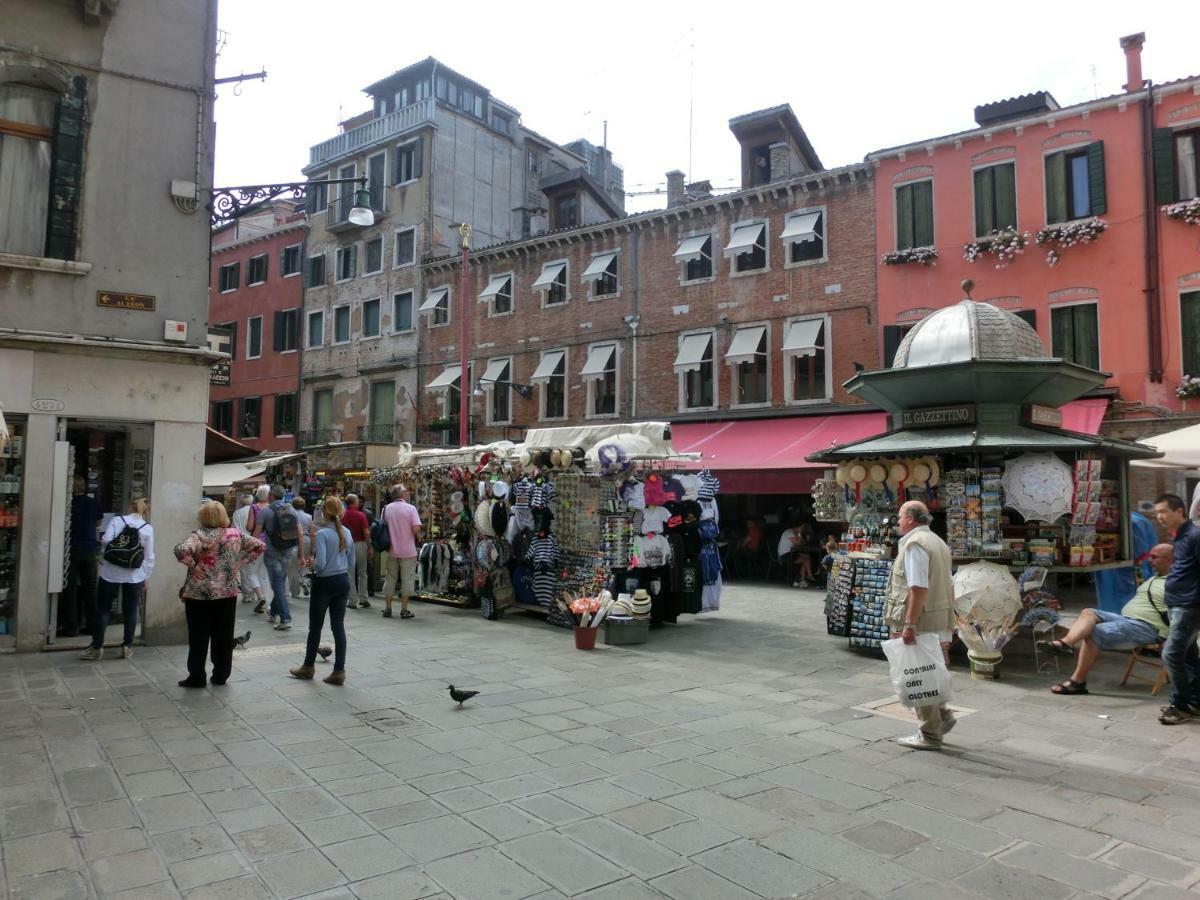Classic Three Minutes From St Marc'S Square Apartment Venice Ngoại thất bức ảnh