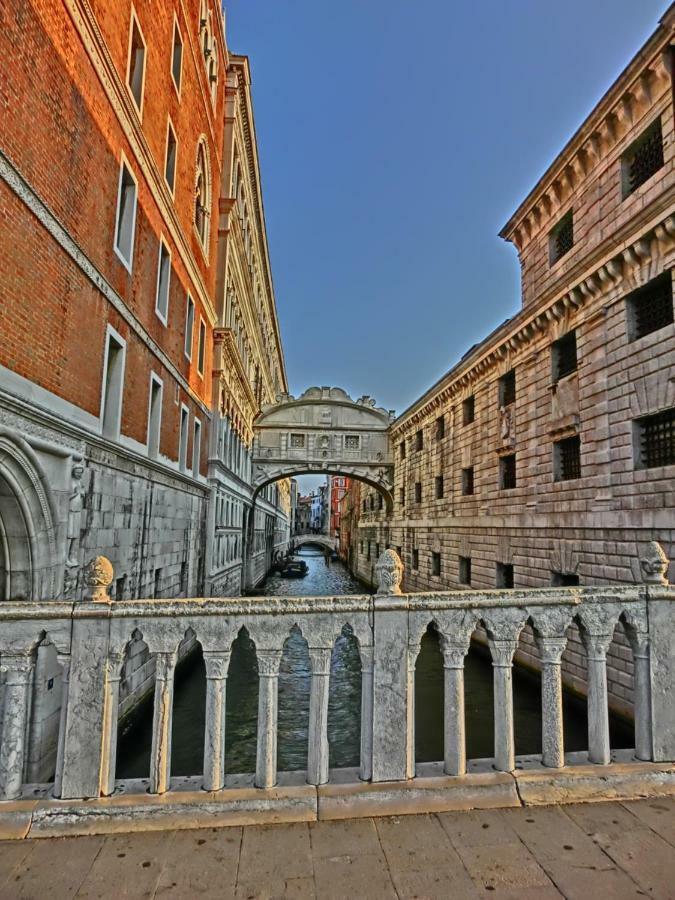 Classic Three Minutes From St Marc'S Square Apartment Venice Ngoại thất bức ảnh